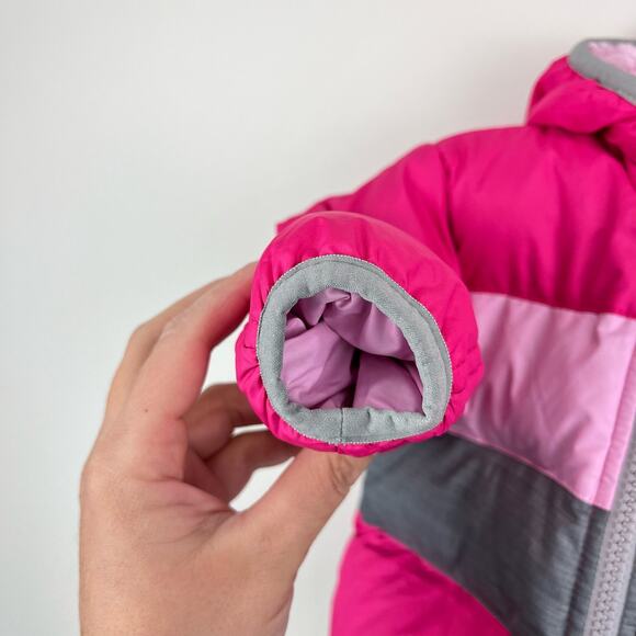 The North Face Girls Moondoggy 2.0 Hooded Puffer jacket 6-12 Months - Picture 6 of 12